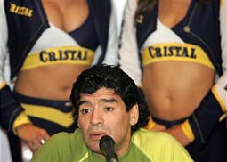 Lima, PERU: Argentinian former soccer legend Diego Armando Maradona gives a press conference at the Sheraton Hotel in Lima, May 04, 2006. Maradona is in Peru for an exhibiton match with Peruvian veteran soccer stars. AFP PHOTO/EITAN ABRAMOVICH